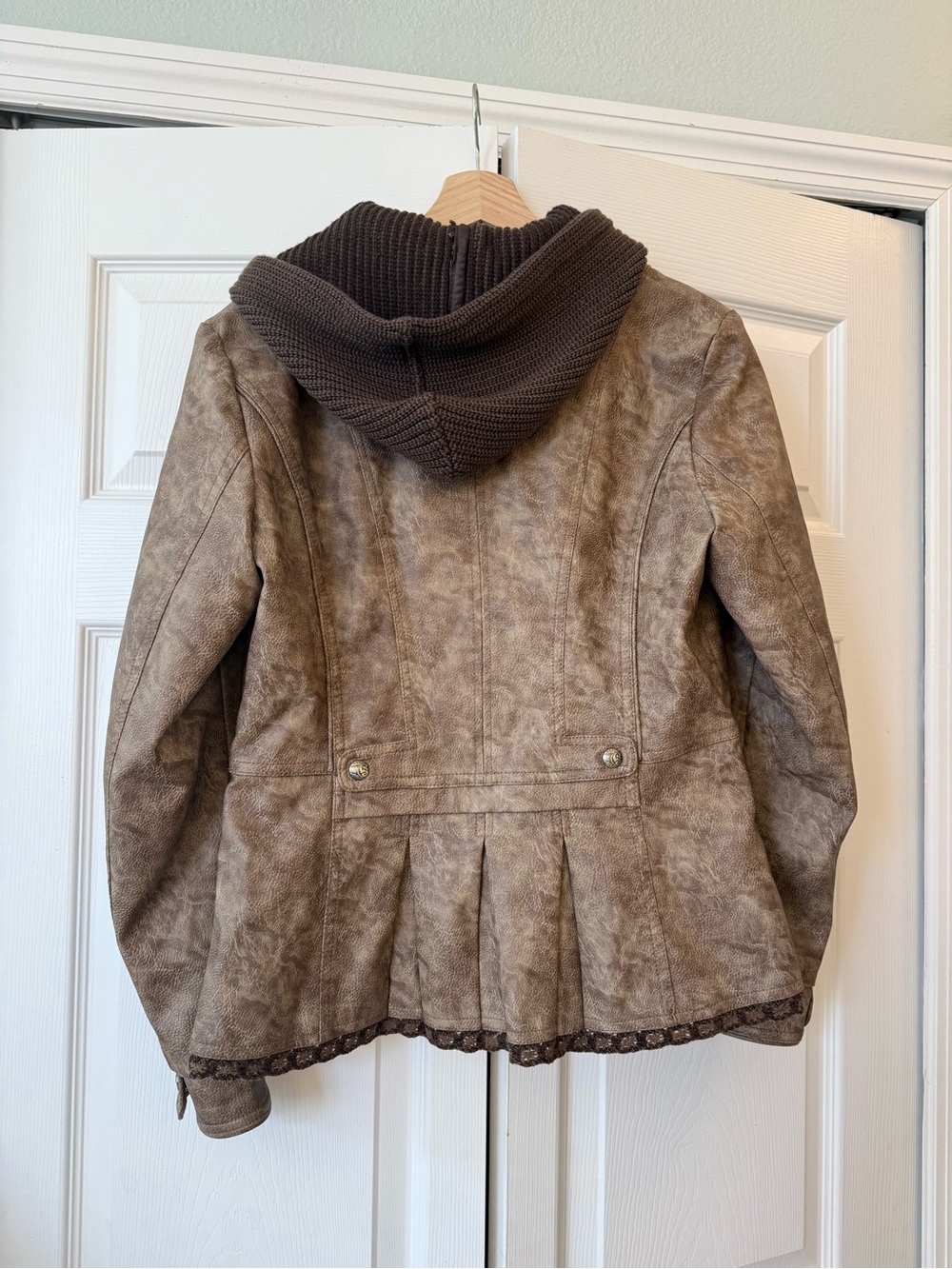 Montana Co Women's Faux Leather Wash Brown Jacket size small - Picture 9 of 10